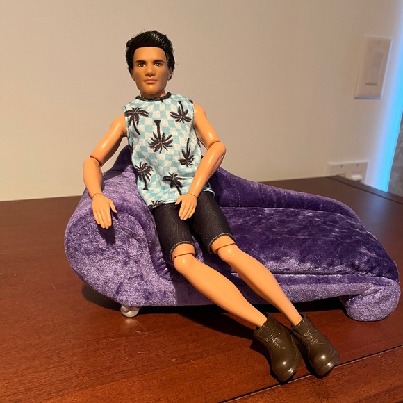 Barbie Doll 2009 Barbie Twilight Saga New Moon - Jacob - Picture 8 of 9